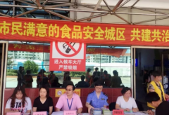 每一辆车载着他们驶向目的地